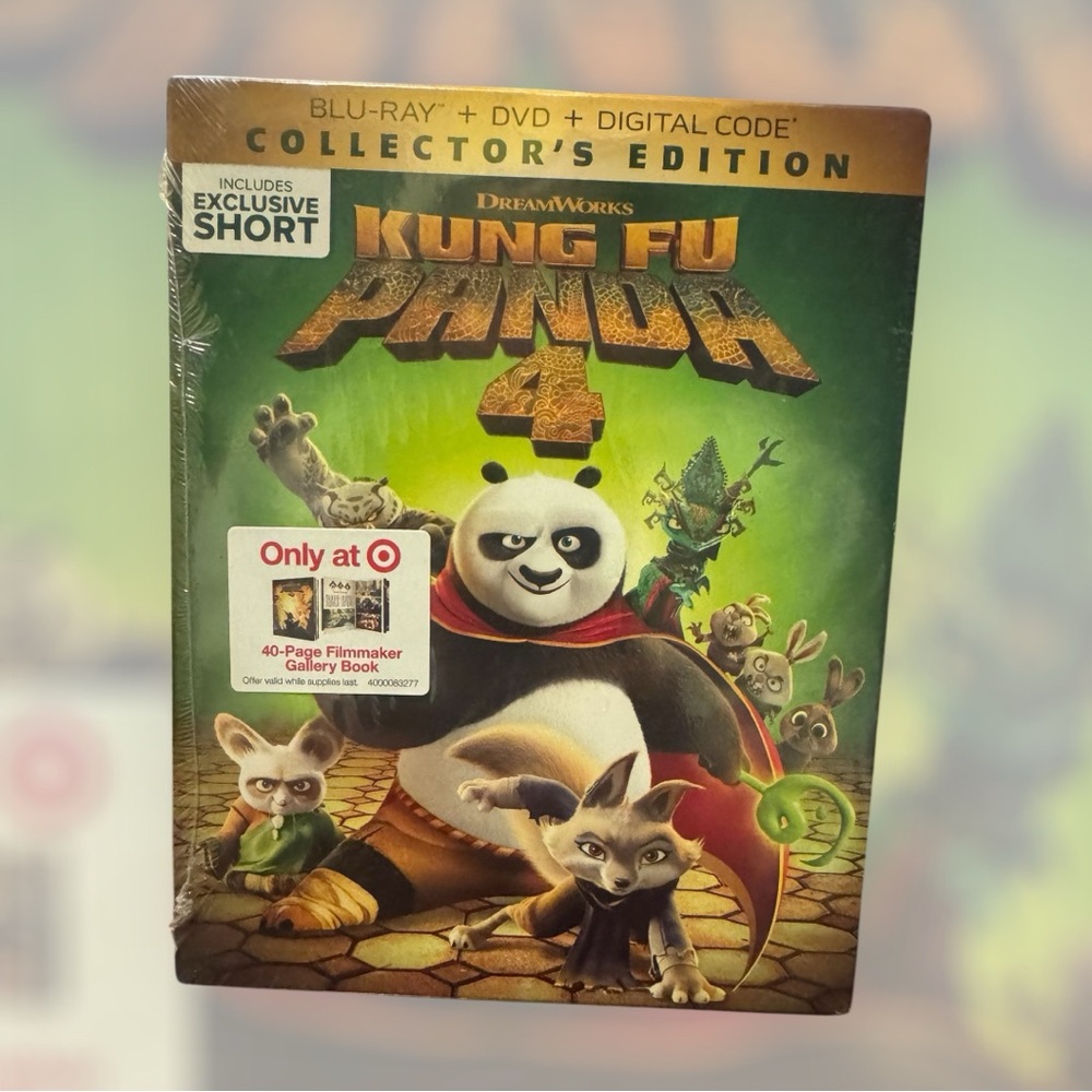 Dreamworks Kung Fu Panda 4 Collector's Edition with Green and Gold Cover